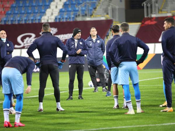 רוטנשטיינר יציג מערך חדש? (ההתאחדות לכדורגל)