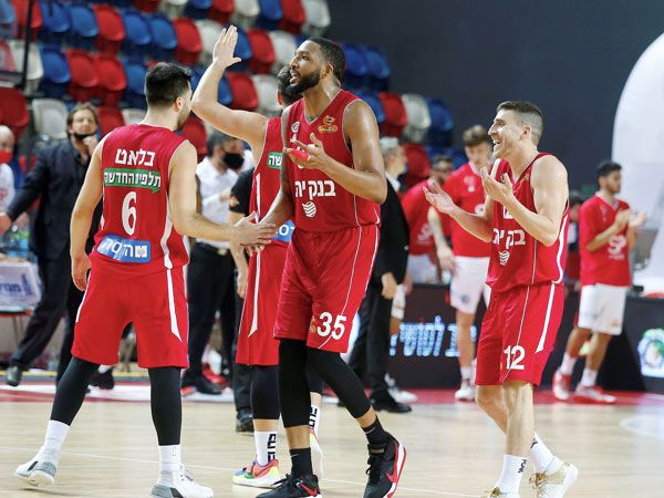 תומאס. אין תלונות (עודד קרני)