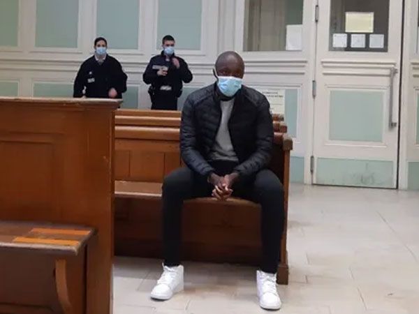 קונטה בבית המשפט. צילום: Radio France - Sophie Constanzer