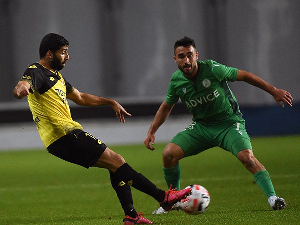 עזרא, אחראי על הבישול (ברני ארדוב)