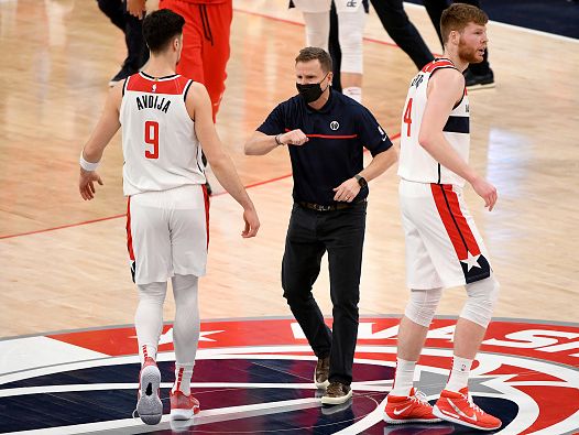 ההתעוררות של ברטאנס לא עוזרת (Getty)