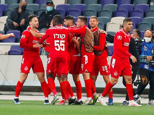 האדומים קטעו את רצף ההפסדים בדרבים (אלן שיבר)