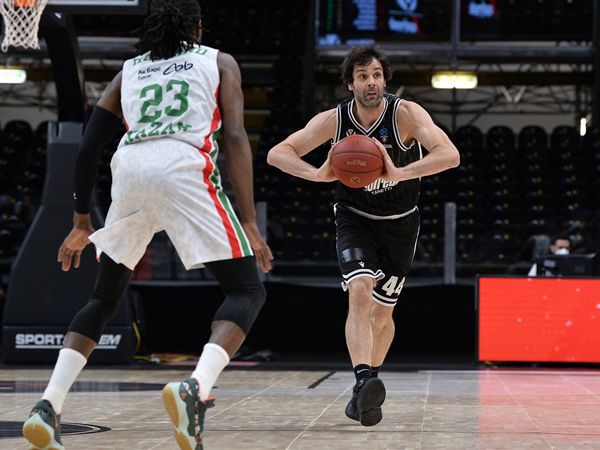 תאודוסיץ' וחבורת הכוכבים בחוץ (האתר הרשמי של היורוקאפ)