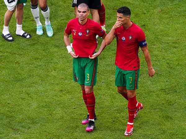 הפורטוגלים עדיין תלויים בעצמם (GETTY)