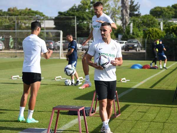 נטע לביא. הקפטן פותח עונה שישית בירוק (האתר הרשמי של מכבי חיפה)