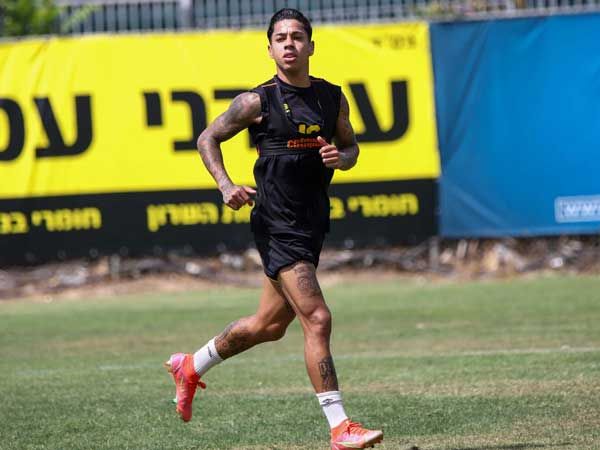 מתאוסיניו. גם הוא חזר לאימונים אחרי ששהה בבידוד של שבועיים (צילום: בית"ר ירושלים)