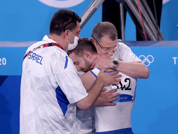 דולגופיאט עם וייסברג. "הם הכי סגפנים ופשוט באים לעבוד" (Getty)