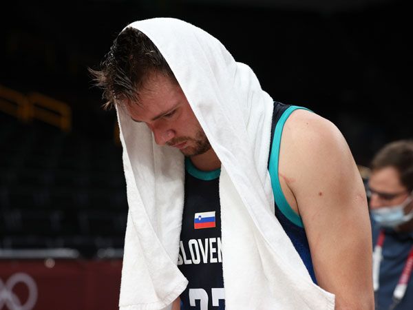 סיים בדמעות. לוקה דונצ'יץ' (getty)