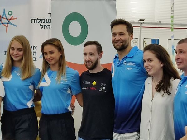 גם דולגופיאט שבר תקרת זכוכית