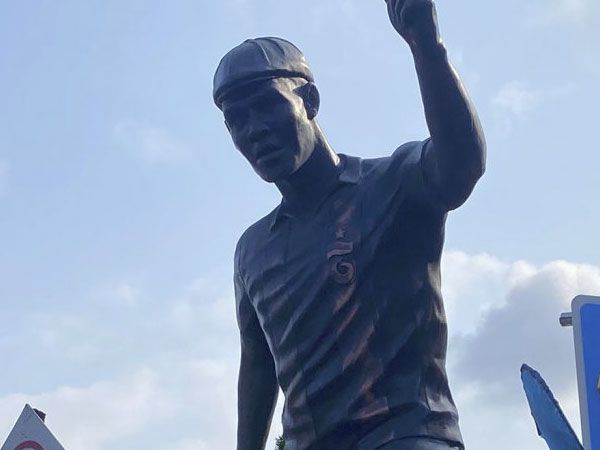 דומה? הפסל של וואקמה