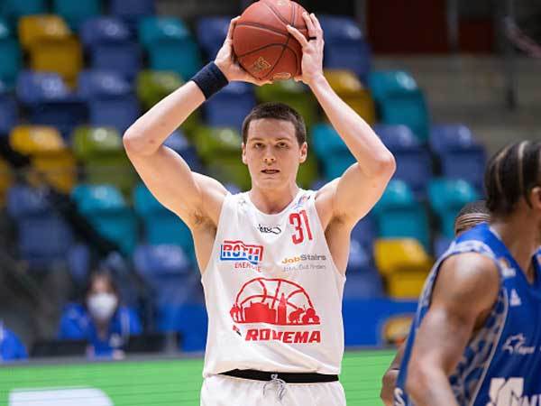 קרוב להצטרף (GETTY)