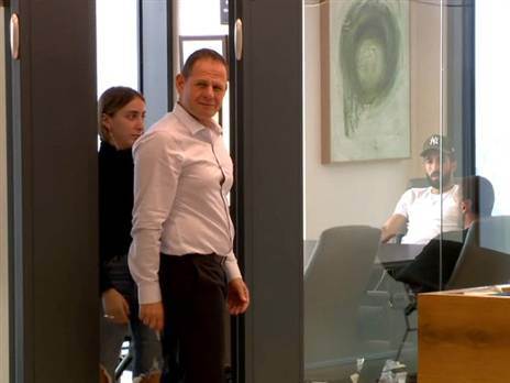 הנאמן יונגר בתפקיד האיש הרע