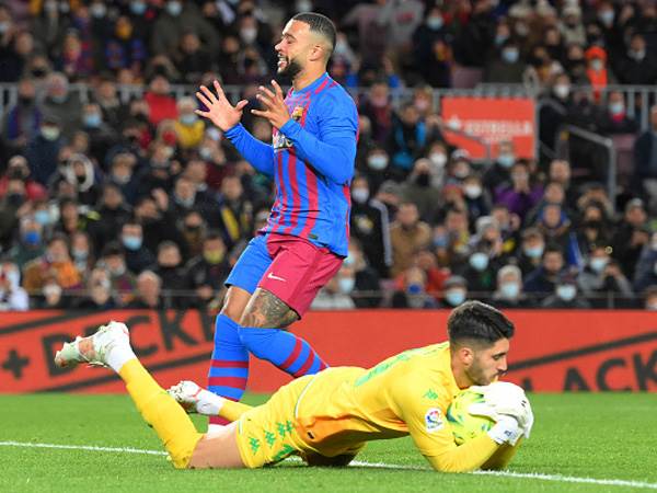 והגעה למצבים רבים ליד שערה של בטיס (GETTY)