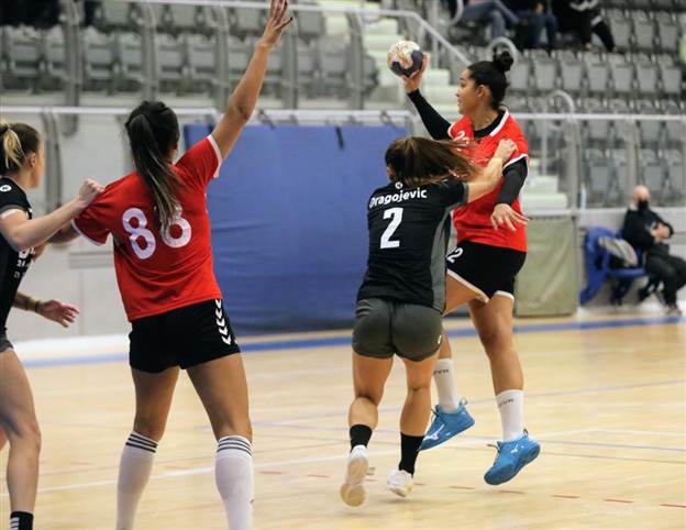 גם הרצליה לא הצליחה לעצור את הפועל ראשל''צ (הדר ואן קולא)