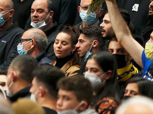 גם מנור סולומון בהיכל (אלן שיבר)