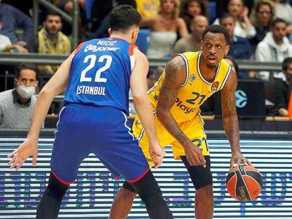 נשאר בחוץ, אבל מה האלטרנטיבה? נאנלי (צילום: אלן שיבר)