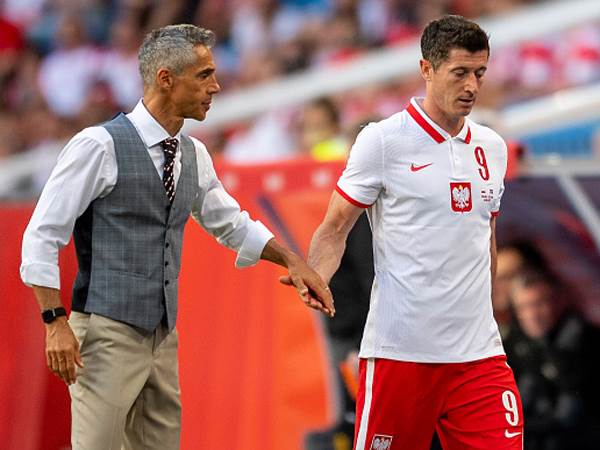 סוזה כנראה לא האמין ביכולת של לבנדובסקי להוביל אותו למונדיאל (Getty)