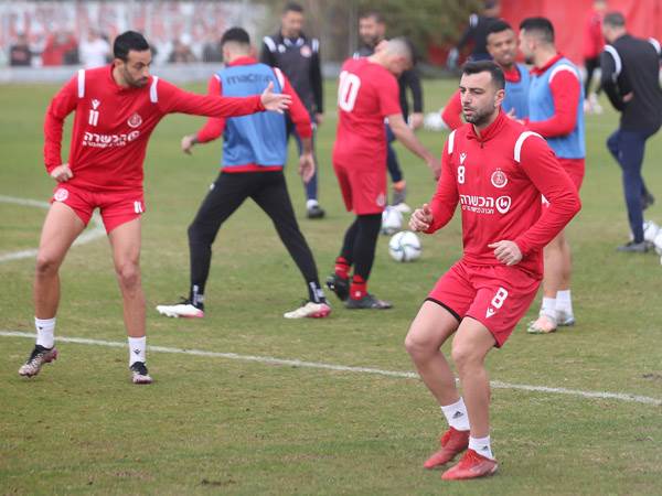 שלומי אזולאי. המפגן של הקהל יעזור לשחקני הפועל ת"א? (אודי ציטיאט)