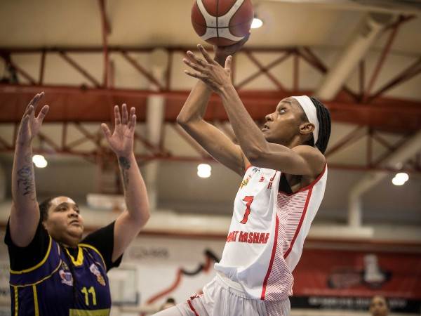 שאטורי ווקר. פתיחה לוהטת שלה הובילה את רמה"ש לניצחון (מנהלת ליגת העל לנשים בכדורסל)