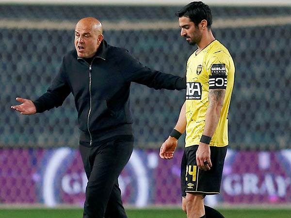 אבוקסיס בונה עליו (אלן שיבר)