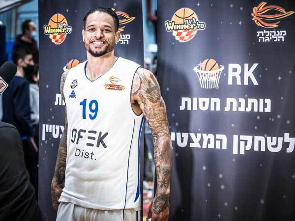 התעלה ברגעים החשובים. באב (מנהלת, עודד קרני)