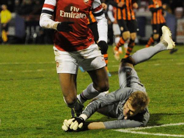 סרנבסקי מול ארסנל בליגת האלופות לנוער (Getty)