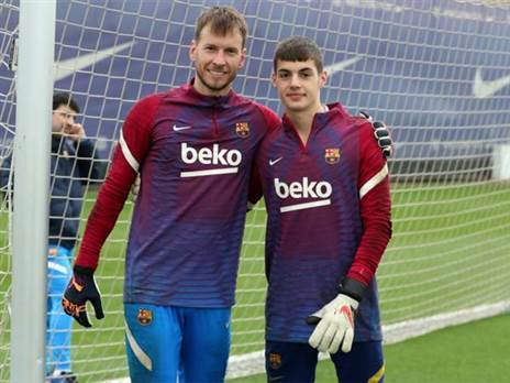 יעקובישווילי לצד נטו (@FCBmasia)