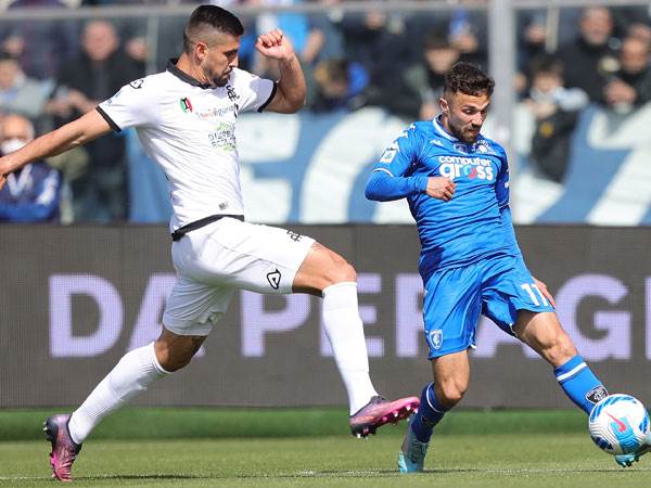 קרב מרכז טבלה בספציה (Getty)