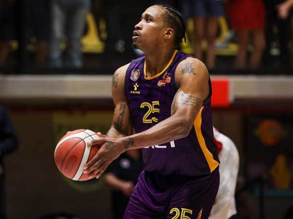 קרח בוורידים. מגי (מנהלת, מאור אלקסלסי)