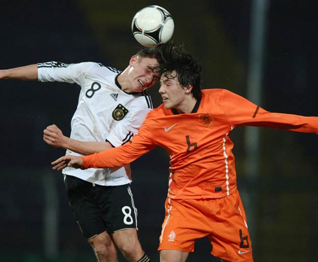 ואן אוברים במדי הנבחרת הצעירה של הולנד. סומן ככישרון מגיל צעיר (Getty)