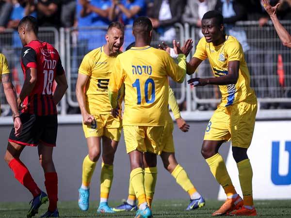 ריינה. מצהירה כוונות (מאור אלקסלסי)