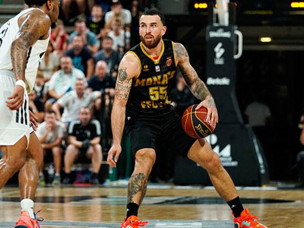 ערב שירצה לשכוח. ג'יימס (Getty)