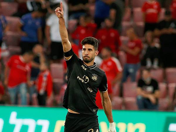 מגיע לפלפל את מאבק האליפות. כהן (אלן שיבר)