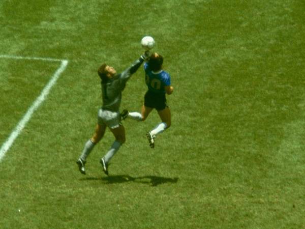 יד האלוהים. WIN-WIN כפול (Photo by Allsport/Getty Images)