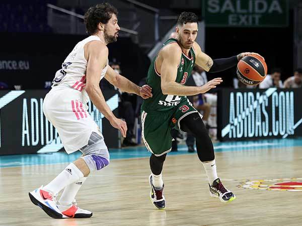 יעבור ללבן? (GETTY)