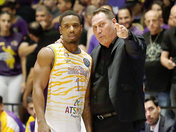 הפציץ במחצית הראשונה ונרגע בשנייה. רגלנד (אלן שיבר)