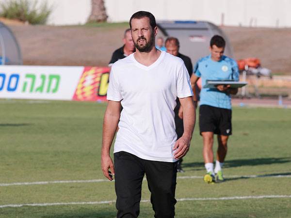 מעמיד קבוצה יציבה, למרות הקשיים. פרץ (קובי אליהו)