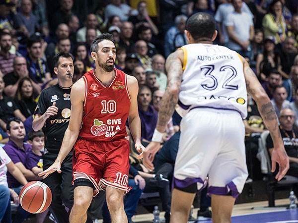 ניצחון מרשים (עודד קרני)