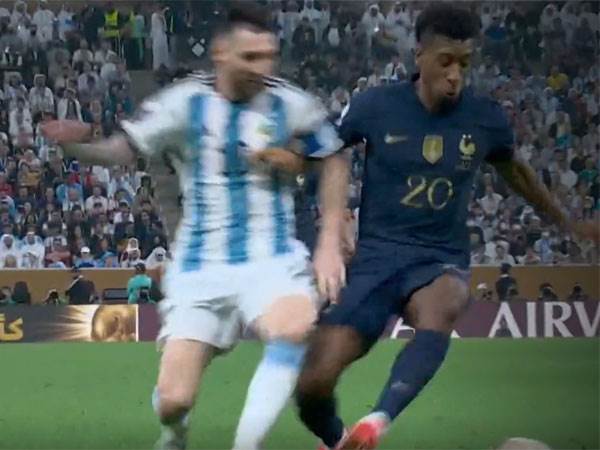 קומאן השתלט על הכדור