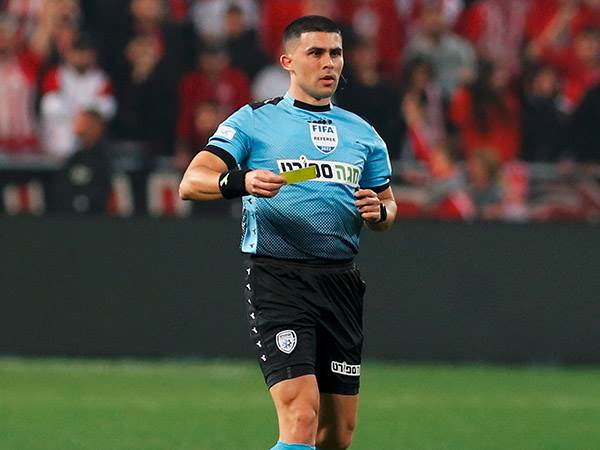 שתי שריקות מוטעות. לוי (אלן שיבר)