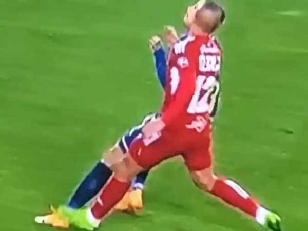 שופט הווידאו זיהה דריכה