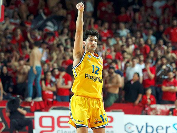 רושם את המספרים הגבוהים בקריירה (אלן שיבר)