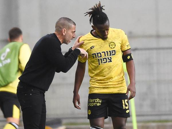 השחקנים מחוברים אליו (ברני ארדוב)