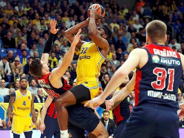 הקאמבק (אלן שיבר)