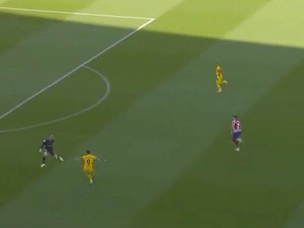 הרגע שבו לבנדובסקי בעט ולא מסר