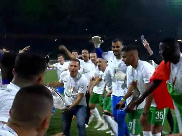 מסדר הכבוד למאמן העוזב