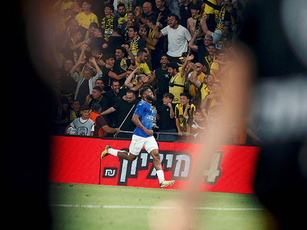 "מדהים לזכות עם בית"ר בגביע". פריידיי (אלן שיבר)