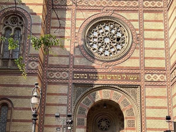 בית הכנסת היהודי בעיר
