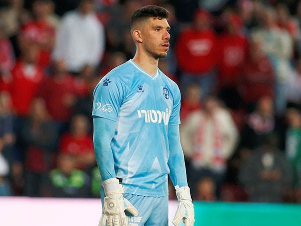 "נראה טוב". גלזר (אלן שיבר)