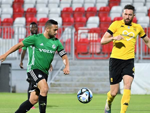 רוצים לתת את כל הכלים להצלחה. דיא סבע (צילום: ראובן כהן, האתר הרשמי של מכבי חיפה)